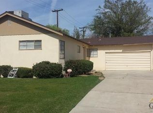 1412 W Point Dr, Bakersfield, CA