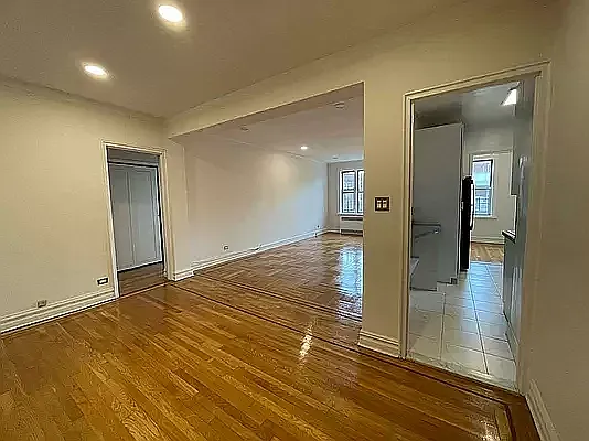 Rented by Contact Realty | media 4