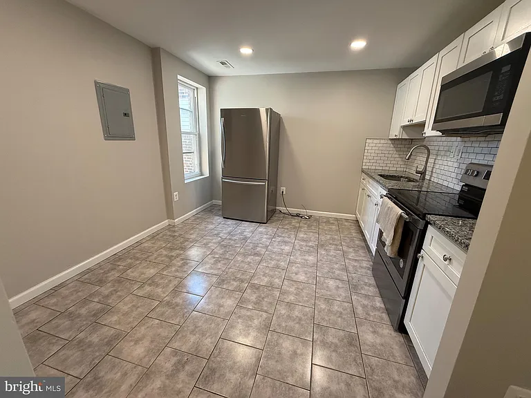 567 Van Kirk St #2 — Photo 9