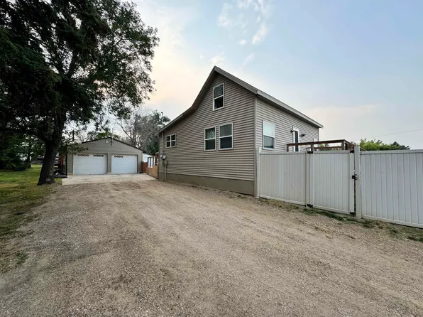 309 3rd Ave NE, Glenburn, ND 58740