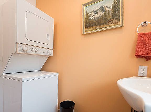 Stacked Washer/Dryer (Gas)