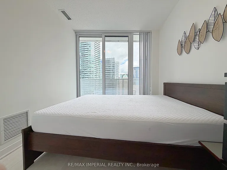 88 Harbour St #2802 — Photo 18