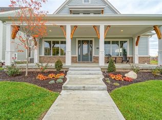 15015 Oak Hollow Ln W, Carmel, IN 46033