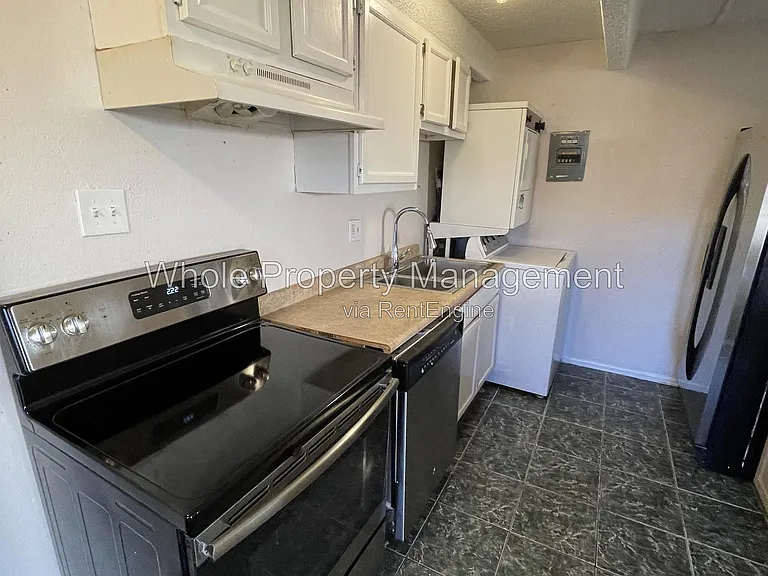 1180 Yosemite St #213 — Photo 9