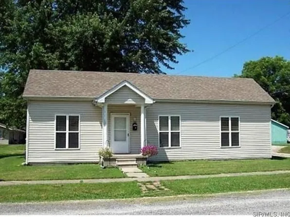 109 E Kentucky St, Trenton, IL 62293