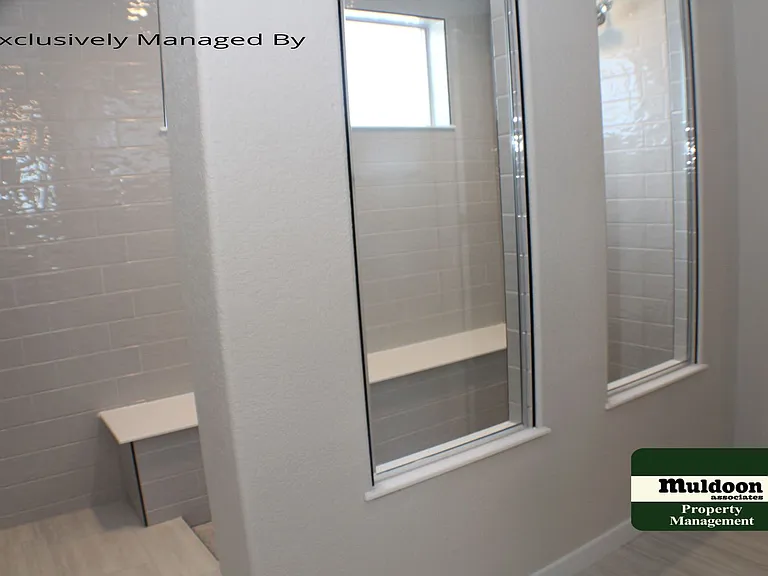 1070 Rambling Oak Dr — Photo 9