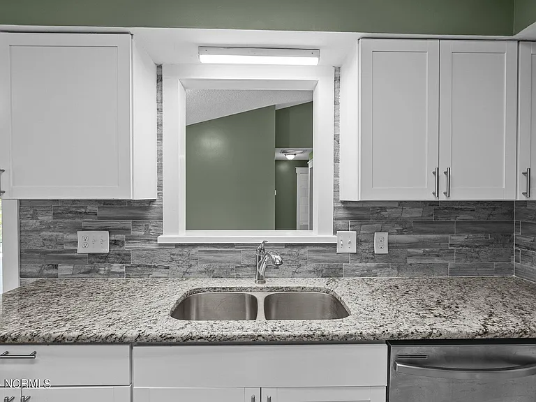 5722 Gondolier Dr — Photo 20