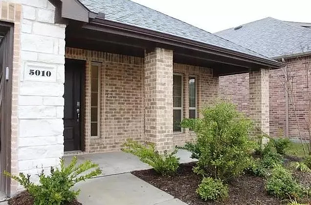 5010 Flanagan Dr — Photo 2