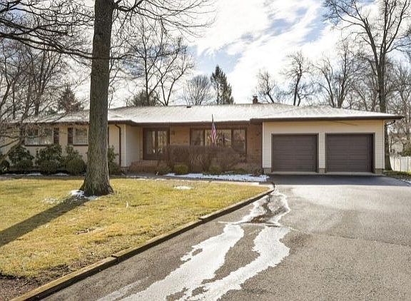 2nd image of 415 Brentwood Dr