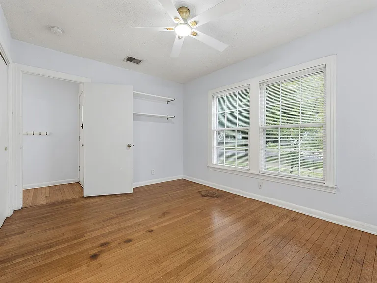 3810 Avenue H — Photo 24