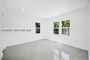 1301 Sharar Ave — Photo 2