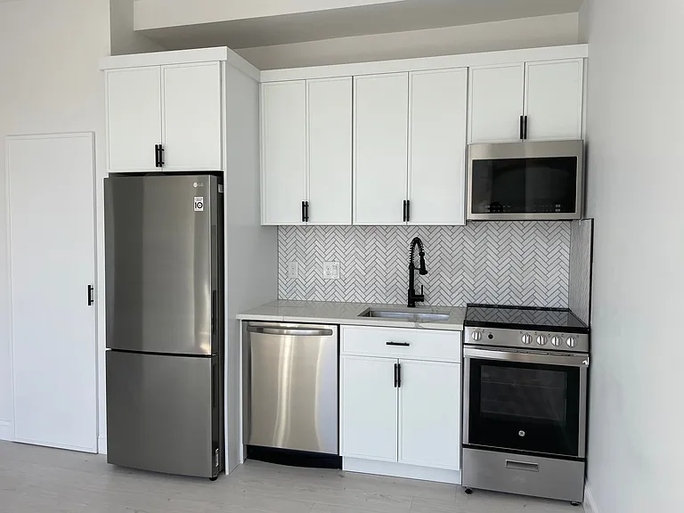 1 Curtis St #5 — Photo 3