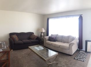 192 N Schmidt Rd, Bolingbrook, IL 60440