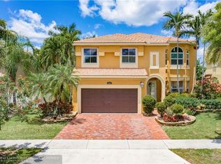 880 SW 171st Ter, Pembroke Pines, FL 33027