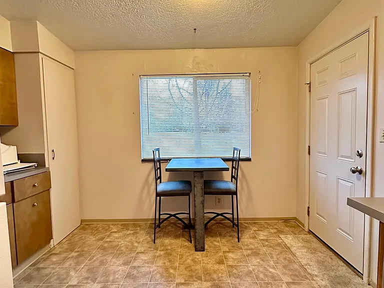 3548 W Meadow Pl — Photo 6