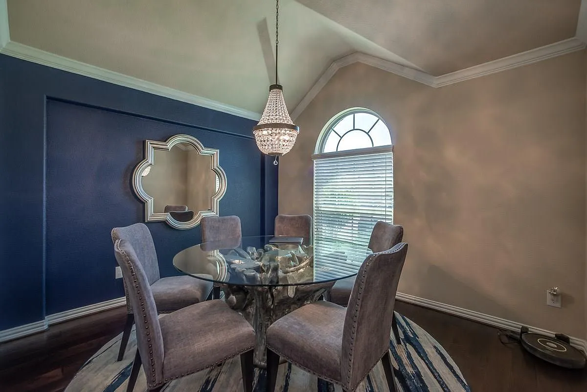 4 bed, 2063 sqft, $2,550 — Photo 4
