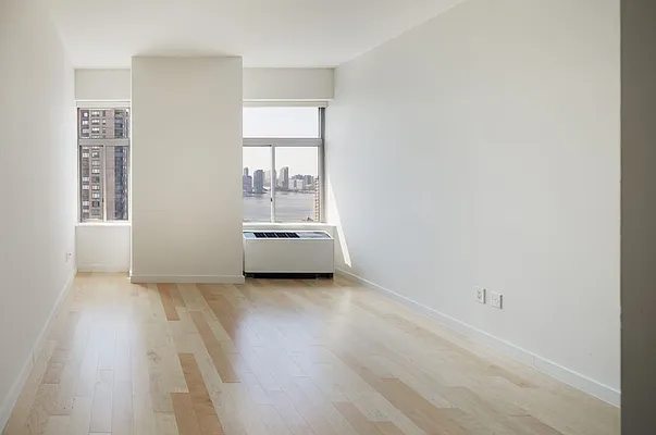 Rented by The Moinian Group | media 25