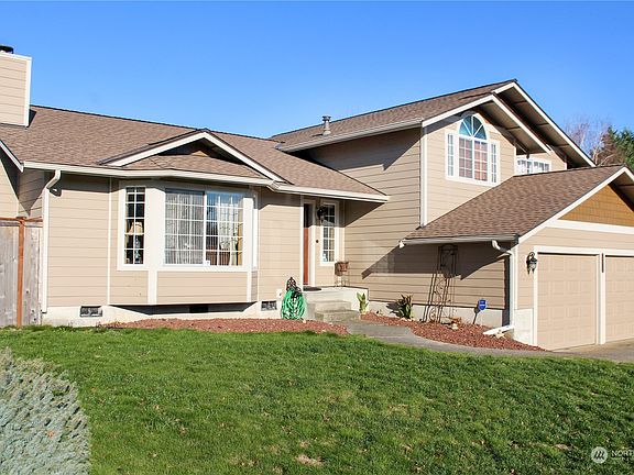 2nd image of 12113 204th Avenue Ct E