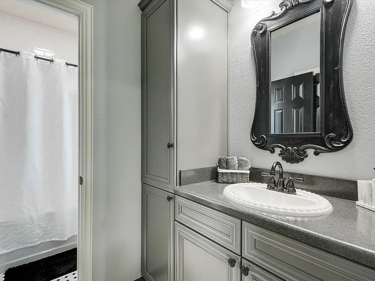 2305 Clearview Ct — Photo 28