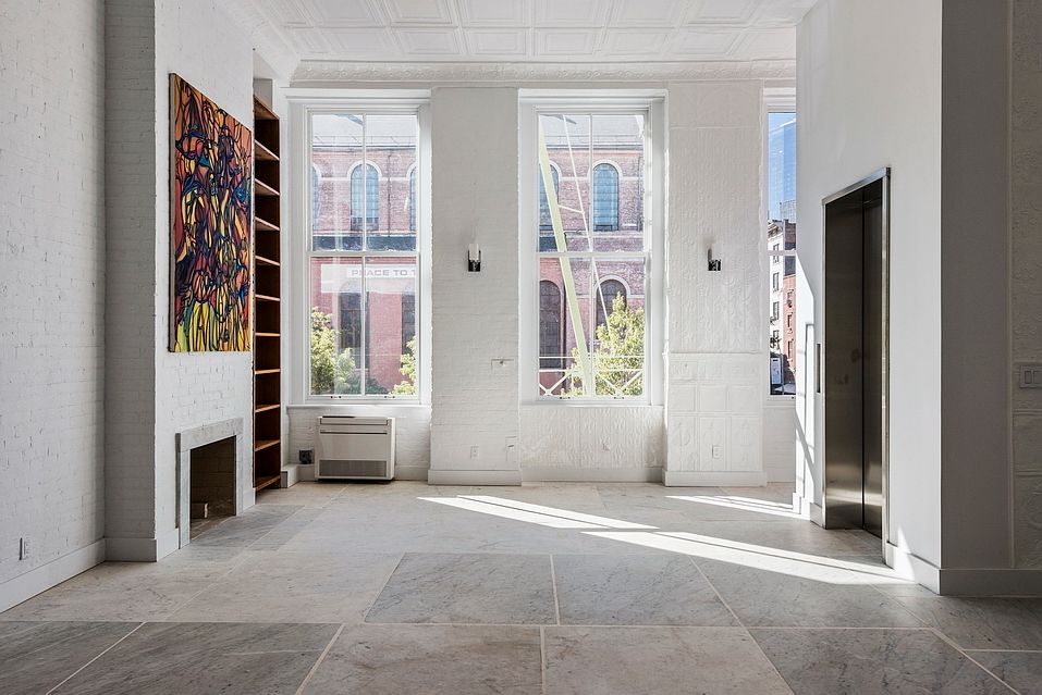 1st image of 124 W Houston St APT 2