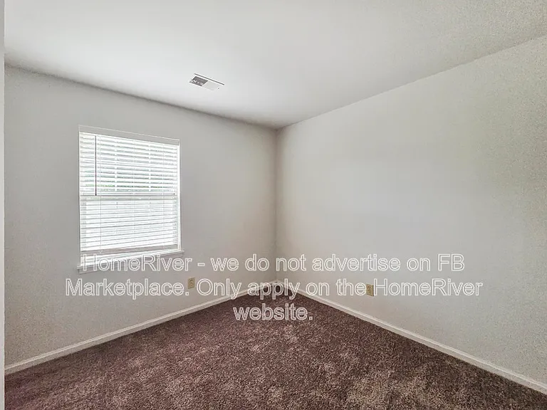 9444 Stately Oak Ln — Photo 15