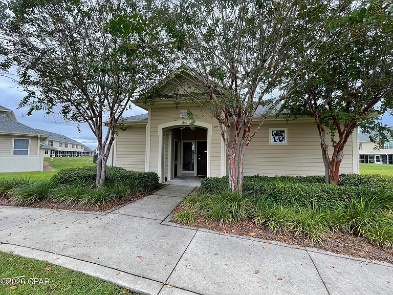 806 Baldwin Rowe Cir — Photo 2
