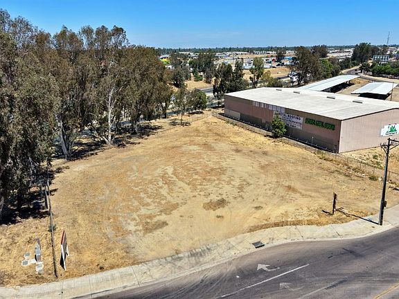 2nd image of 3998 N Parkway Dr