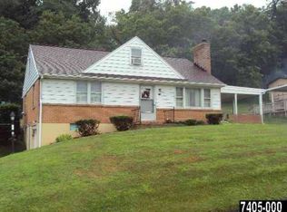 765 Locust St, Mount Wolf, PA 17347