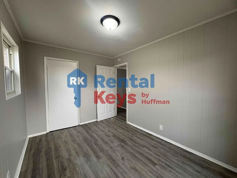 1506 Covert Ave — Photo 6