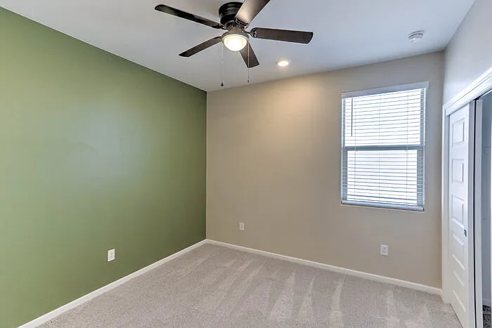 704 W Calle Vela Mayor — Photo 43
