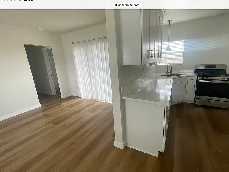 241 E 8th St — Photo 3