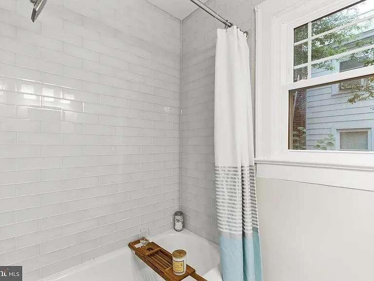 408 S Cleveland St — Photo 16