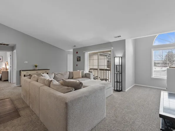 9374 W Loomis ROAD #4, Franklin, WI 53132