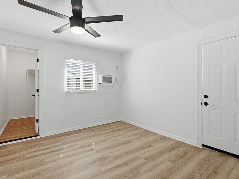 325 N 15th St #2 — Photo 13