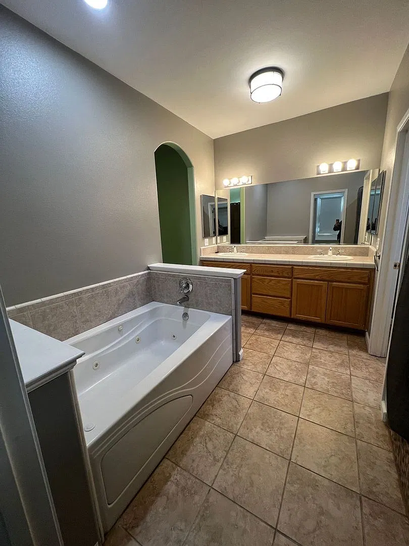 Beautiful 3 bedroom 2 bath home in Red Bluff - near schools & shopping — Photo 4