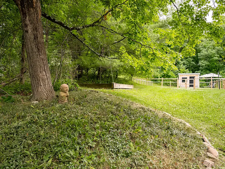 4 Cove Rd — Photo 30