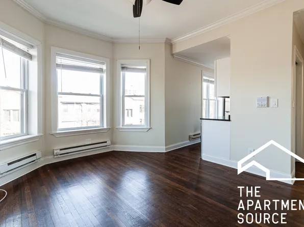 915 W Waveland Ave APT 3B, Chicago, IL 60613