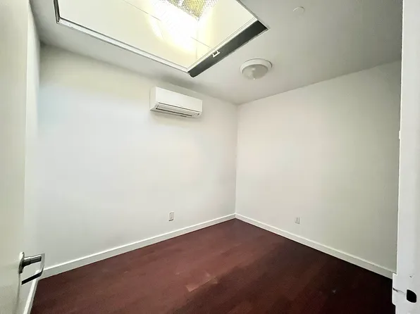 286 Stanhope Street image 17 of 29