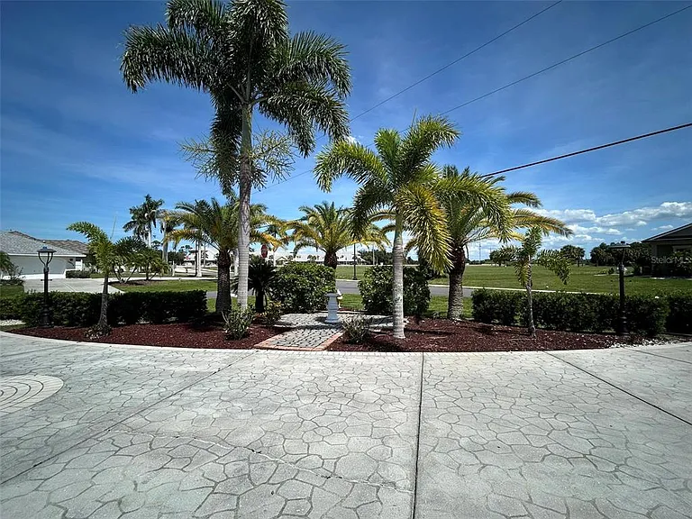 24508 Saragossa Ln — Photo 4