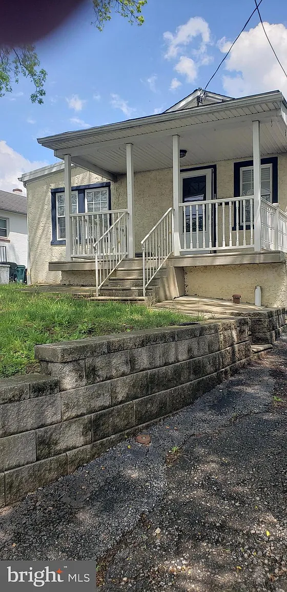 316 E North Ln photo 1