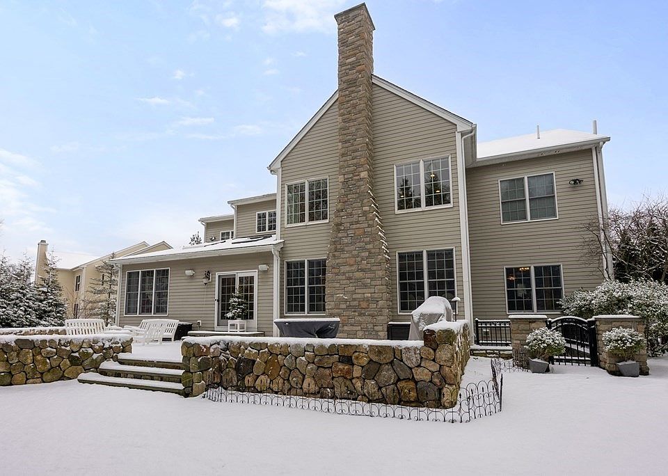 20 Hunnewell St, Wellesley, MA 02481 Zillow