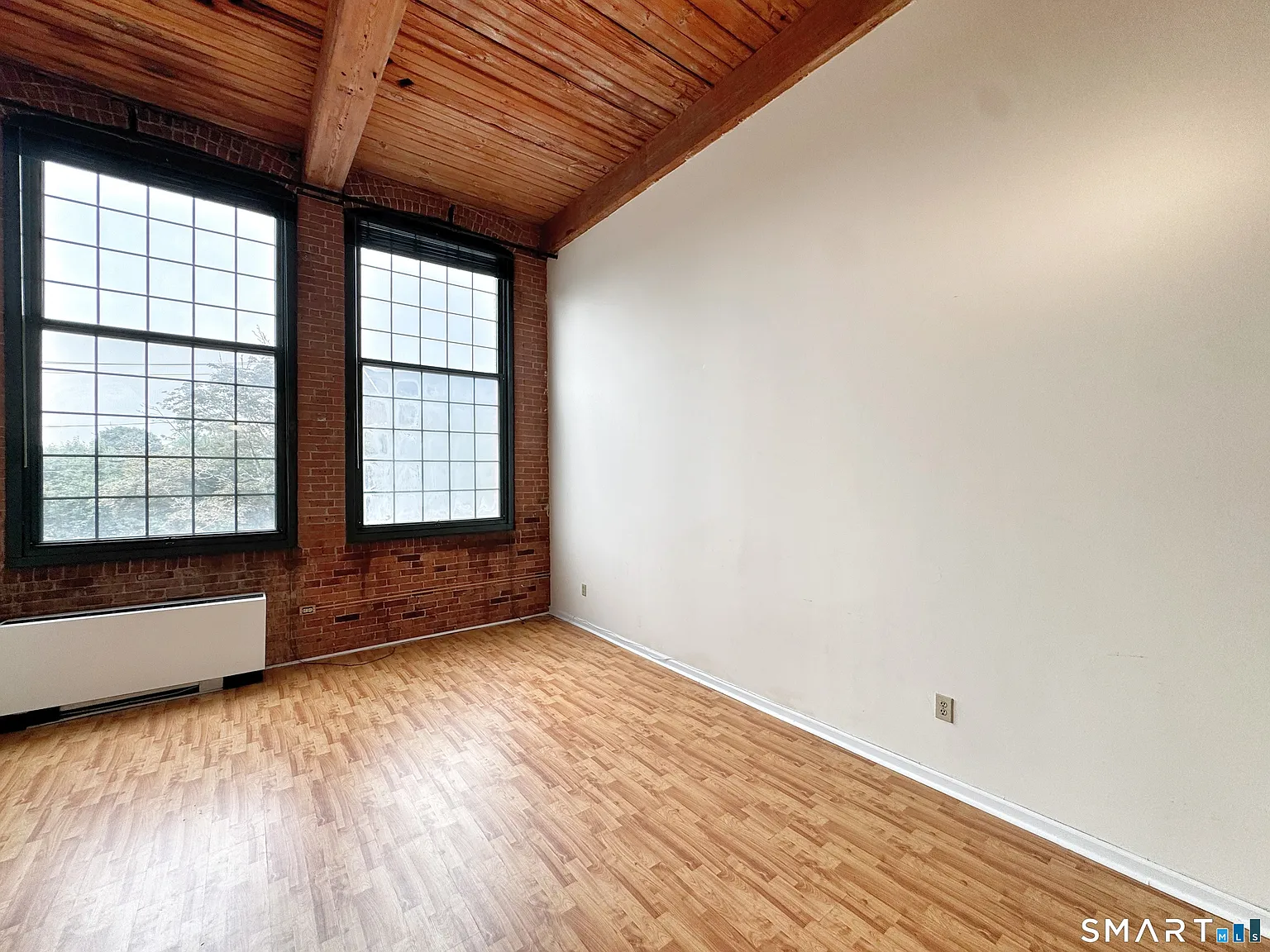 1 bed, 1.5 bath, 725 sqft, $2,095 — Photo 2