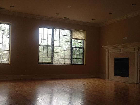 5th image of 4839 S Michigan Ave APT 3