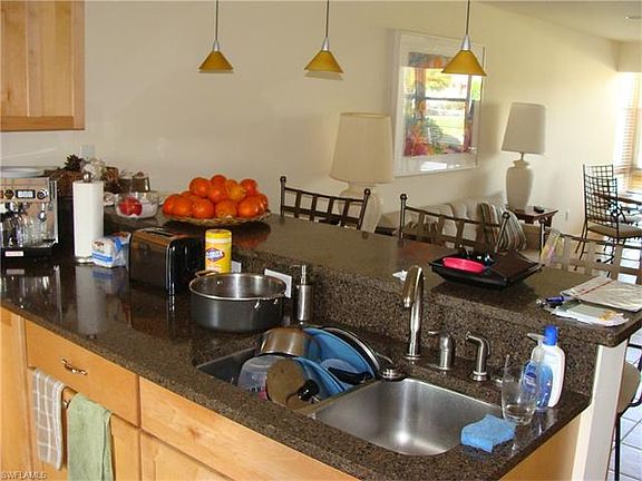 5th image of 460 12th Ave S #460