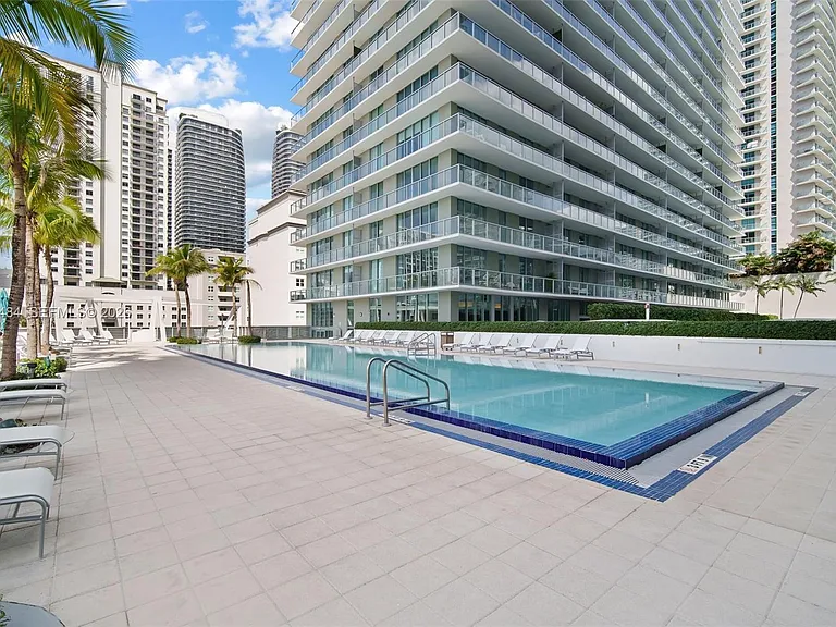 79 SW 12th St #2503 — Photo 21