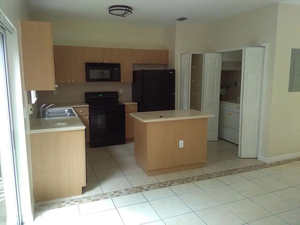 1st image of 1678 SE 31st Ct