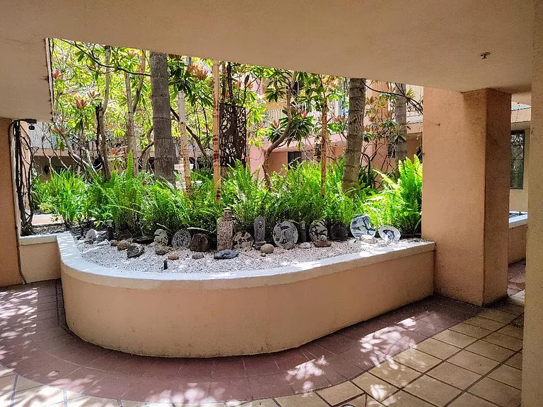 640 Veteran Ave #304 — Photo 4