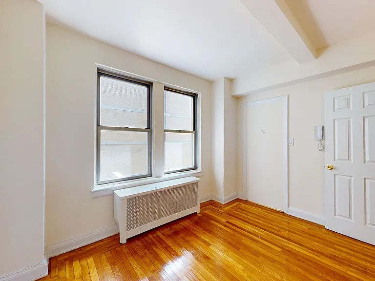 301 E 38th St #7J — Photo 5