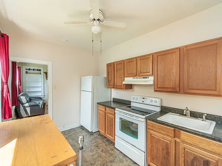 10 Banghart Pl — Photo 5