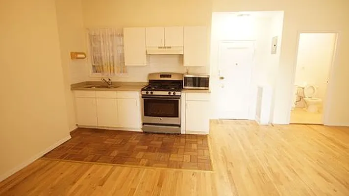 Rented by Four Seasons of NY Inc | media 8